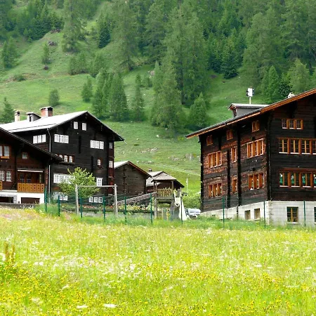 Swiss On Slopes Up To 10pax! Апартаменты *